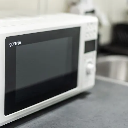 アパート Black & Yellow Centrally Located