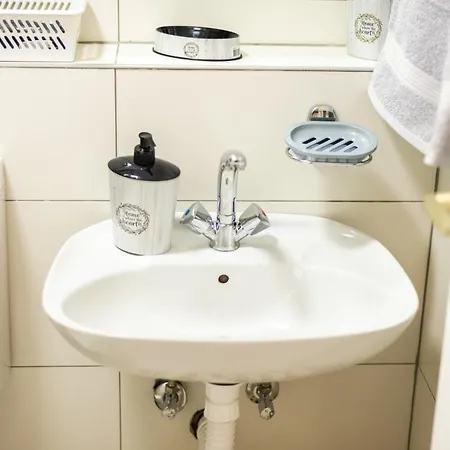 Black & Yellow Centrally Located *